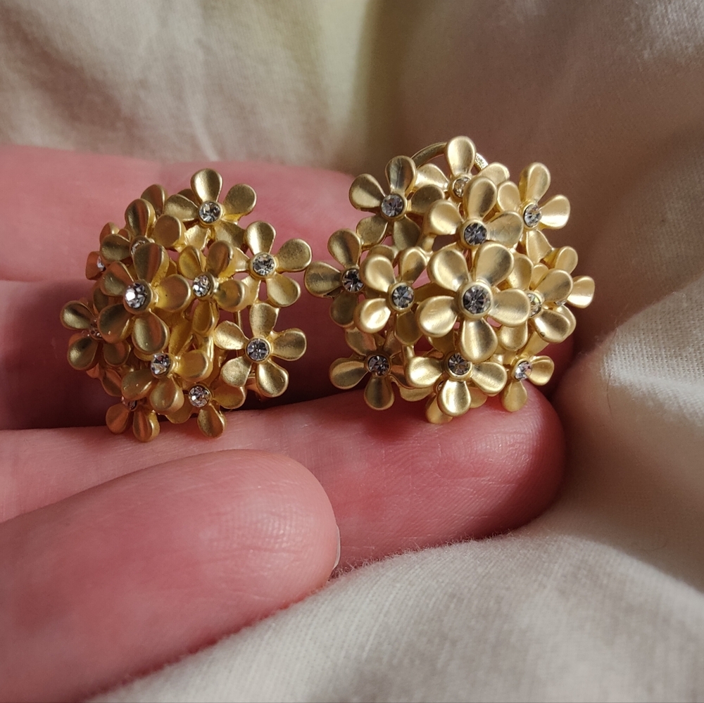 New Giardino crystal gold tone floral earrings, Roberto by RFM
